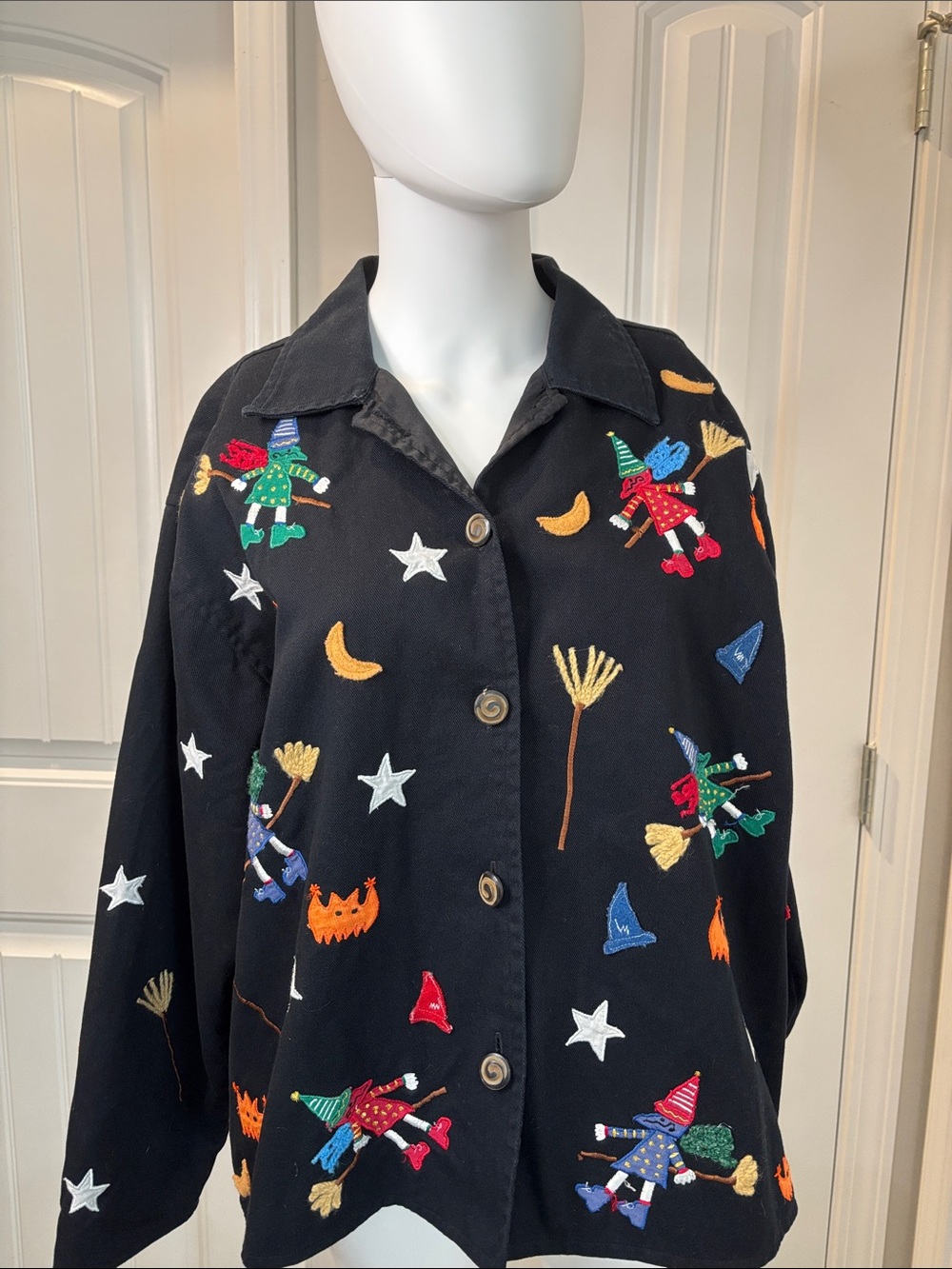 Life Style Black Embroidered Halloween Witch Motif Button Up Jean Jacket Size Lg